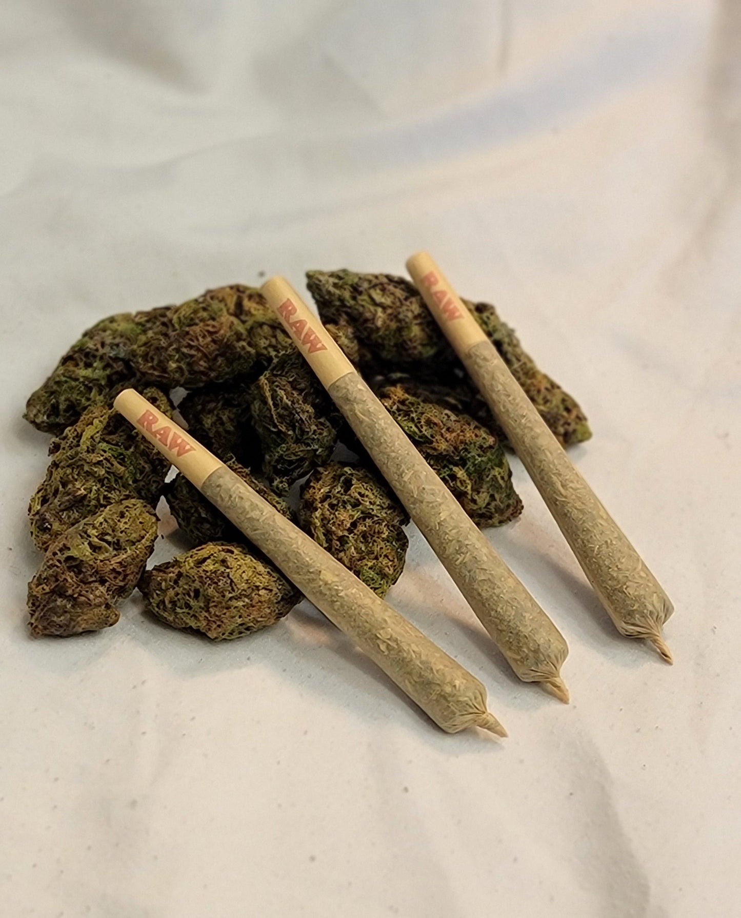 3 Pack Fake Joint Props – Realistic King Size Doobies | Movie Prop Weed Joints | Funny 420 Decor | Stoner Gift | Faux Cannabis Display - FAUX - 20 Decor420 accessory420 gift ideas